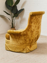 Load image into Gallery viewer, Fairfield 1970’s Regency Vintage Club Chair