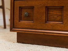 Load image into Gallery viewer, Henredon Lowboy Chest of Drawers
