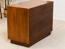 Load image into Gallery viewer, Henredon Lowboy Chest of Drawers