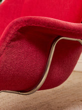 Load image into Gallery viewer, Womb Style Chair