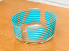 Load image into Gallery viewer, Pyrex bowl