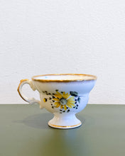 Load image into Gallery viewer, Vintage Royal Albert Daisy Teacup