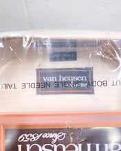 Load image into Gallery viewer, Vintage Van Heusen Short Sleeve Shirt (16)