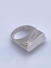 Load image into Gallery viewer, Sleek Modernist Offset Sterling Ring