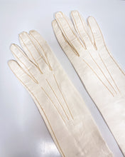 Load image into Gallery viewer, Vintage Delicate White Leather Gloves (7)