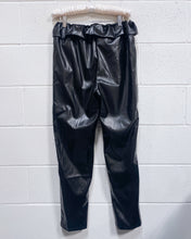 Load image into Gallery viewer, Faux Leather Pants (M)