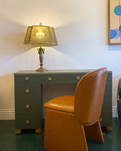 Load image into Gallery viewer, Vintage Table Lamp with Metal Mesh Shade