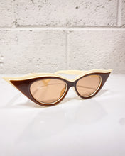 Load image into Gallery viewer, Brown Cat Eye Sunnies