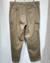 Load image into Gallery viewer, Chaps Khaki Pants (38x30)