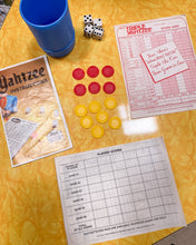 Load image into Gallery viewer, Vintage Yahtzee Game