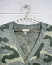 Load image into Gallery viewer, Camo Cardigan (M)