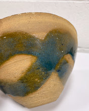 Load image into Gallery viewer, Decorative Stoneware Bowl