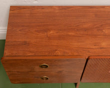 Load image into Gallery viewer, Eduardo Credenza