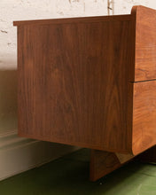 Load image into Gallery viewer, Eduardo Credenza