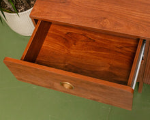 Load image into Gallery viewer, Eduardo Credenza