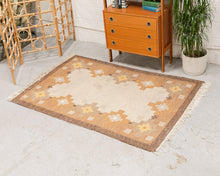 Load image into Gallery viewer, Swedish Vintage Rug