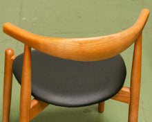 Load image into Gallery viewer, Single Chair