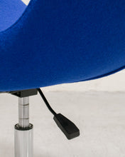 Load image into Gallery viewer, Blue Swan Chair