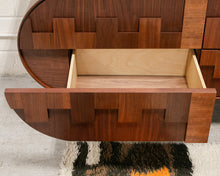 Load image into Gallery viewer, Toscana Dresser