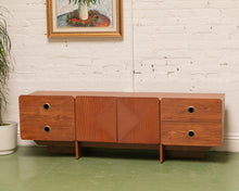 Load image into Gallery viewer, Eduardo Credenza