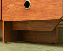 Load image into Gallery viewer, Eduardo Credenza