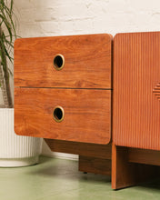 Load image into Gallery viewer, Eduardo Credenza