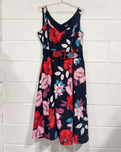 Load image into Gallery viewer, City Chic Floral Dress (18)