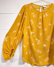 Load image into Gallery viewer, Gold Ava & Viv Blouse - As Found (1X)