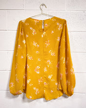 Load image into Gallery viewer, Gold Ava & Viv Blouse - As Found (1X)
