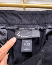 Load image into Gallery viewer, Lane Bryant Black Cropped Slacks (22)