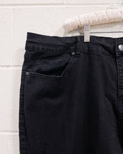 Load image into Gallery viewer, Simply Emma Black Capri Pants (24W)