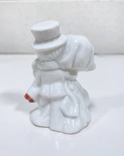 Load image into Gallery viewer, Vintage Porcelain Figurine of a Bride and Groom