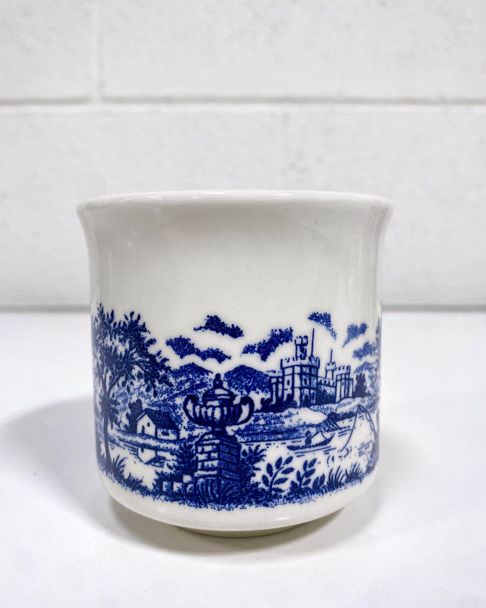 Vintage Set of 4 Pastoral Chinoiserie Coffee Cups Made in England