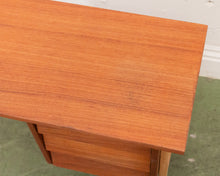 Load image into Gallery viewer, Mid Century Children’s Desk