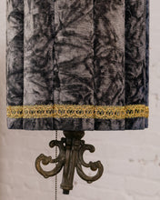 Load image into Gallery viewer, Vintage Crushed Velvet Swag Lamp