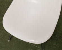 Load image into Gallery viewer, Modernica Shell Chair