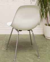 Load image into Gallery viewer, Modernica Shell Chair