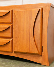 Load image into Gallery viewer, Oak Vintage Scandi Style Dresser