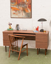 Load image into Gallery viewer, Slat Desk