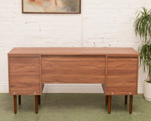 Load image into Gallery viewer, Slat Desk