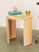 Load image into Gallery viewer, Gia Table