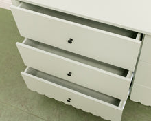 Load image into Gallery viewer, Mint Dixieland Dresser