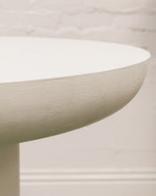 Load image into Gallery viewer, Concrete Round Table