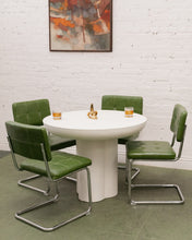 Load image into Gallery viewer, Concrete Round Table