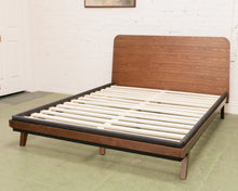 Load image into Gallery viewer, Knox Platform Queen Bed