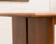 Load image into Gallery viewer, Sergio Dining Table