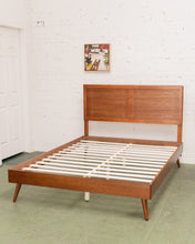 Load image into Gallery viewer, Madeline Queen Bed