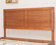 Load image into Gallery viewer, Madeline Queen Bed