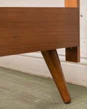 Load image into Gallery viewer, Madeline Queen Bed