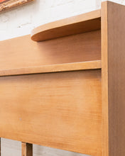 Load image into Gallery viewer, American of Martinsville Bed